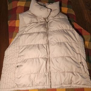 Old Navy Womens Puffer Vest in Light Beige, Size XXL EUC